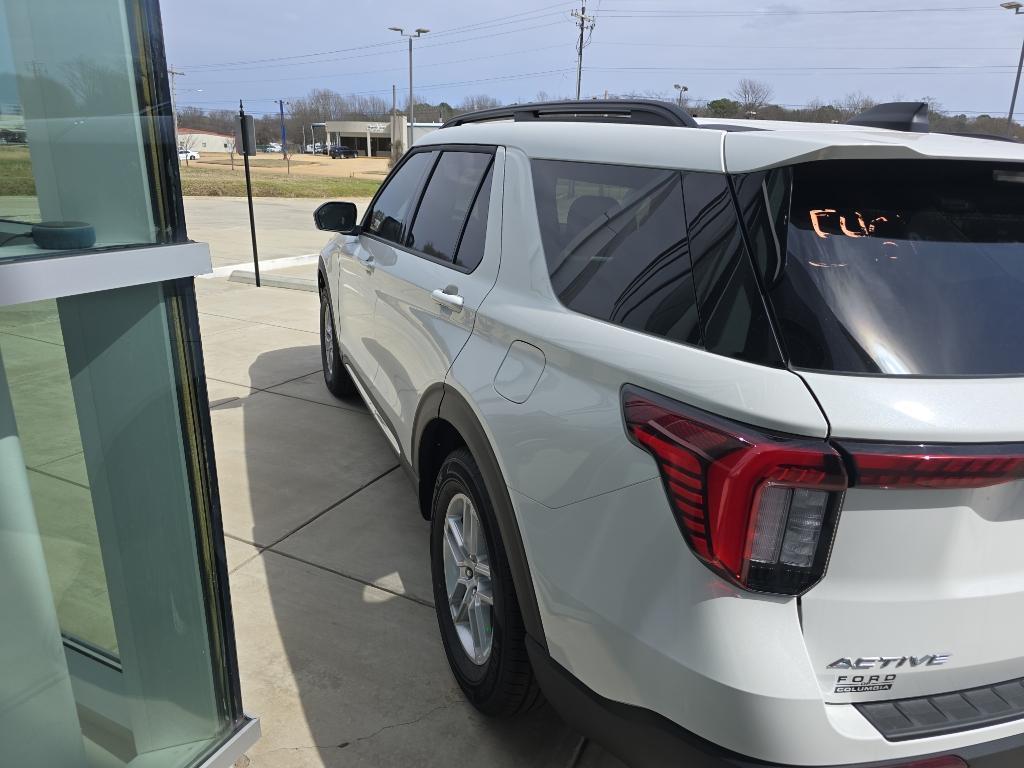 new 2025 Ford Explorer car, priced at $45,605