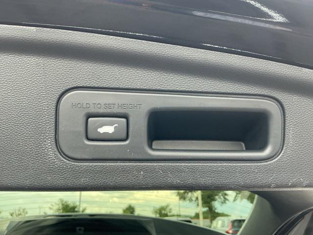 used 2022 Acura MDX car, priced at $35,473