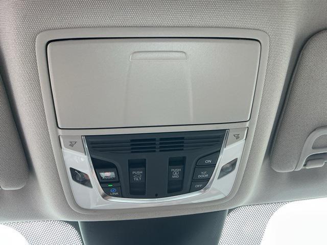used 2022 Acura MDX car, priced at $35,473