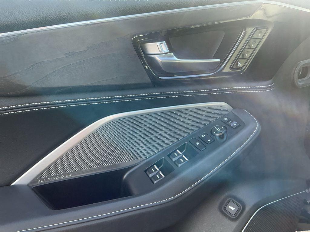 used 2023 Acura MDX car, priced at $44,518