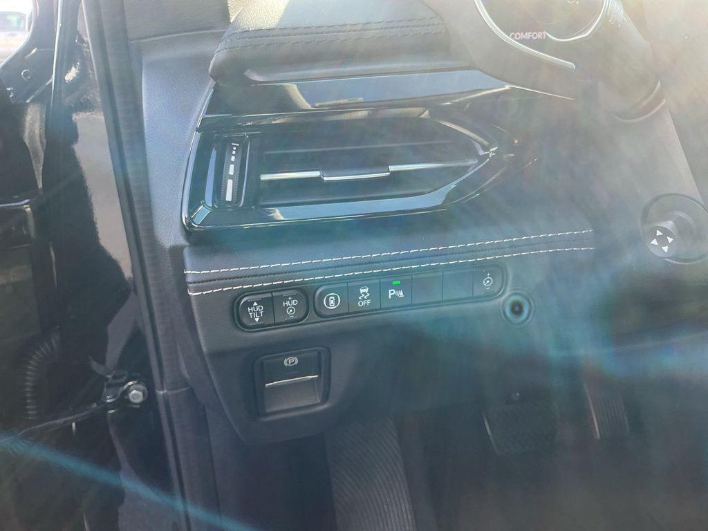 used 2023 Acura MDX car, priced at $44,518