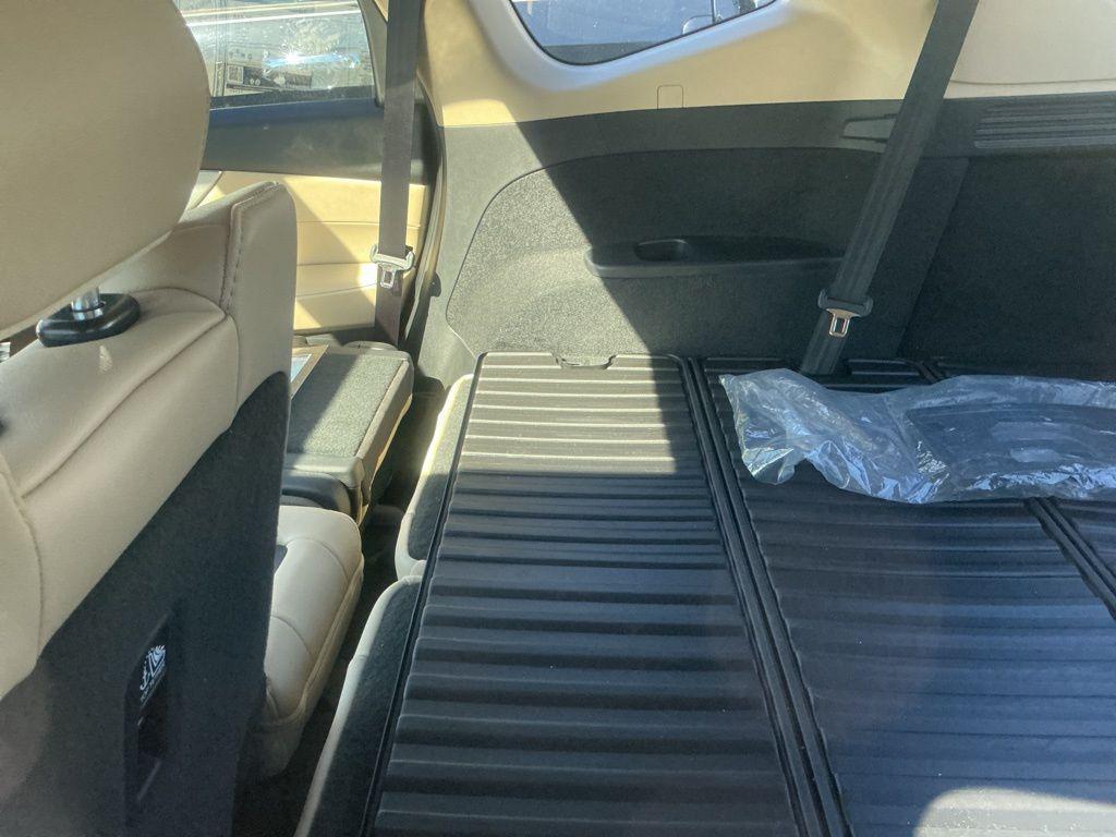 used 2024 Acura MDX car, priced at $39,799