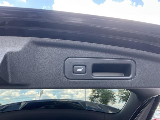 used 2022 Acura MDX car, priced at $44,839
