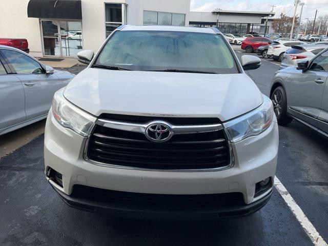 used 2016 Toyota Highlander car, priced at $23,999