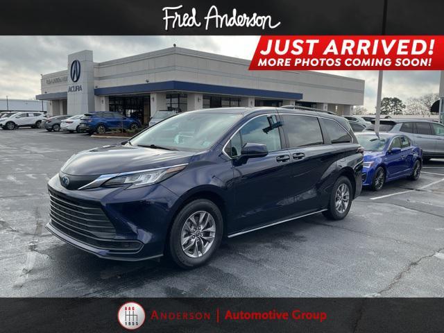 used 2021 Toyota Sienna car, priced at $32,912