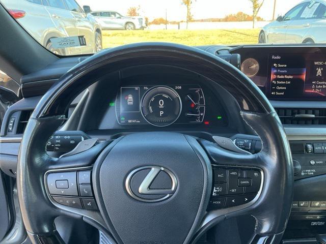 used 2019 Lexus ES 300h car, priced at $28,698