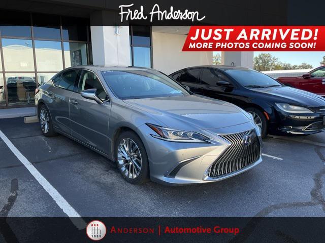 used 2019 Lexus ES 300h car, priced at $28,698