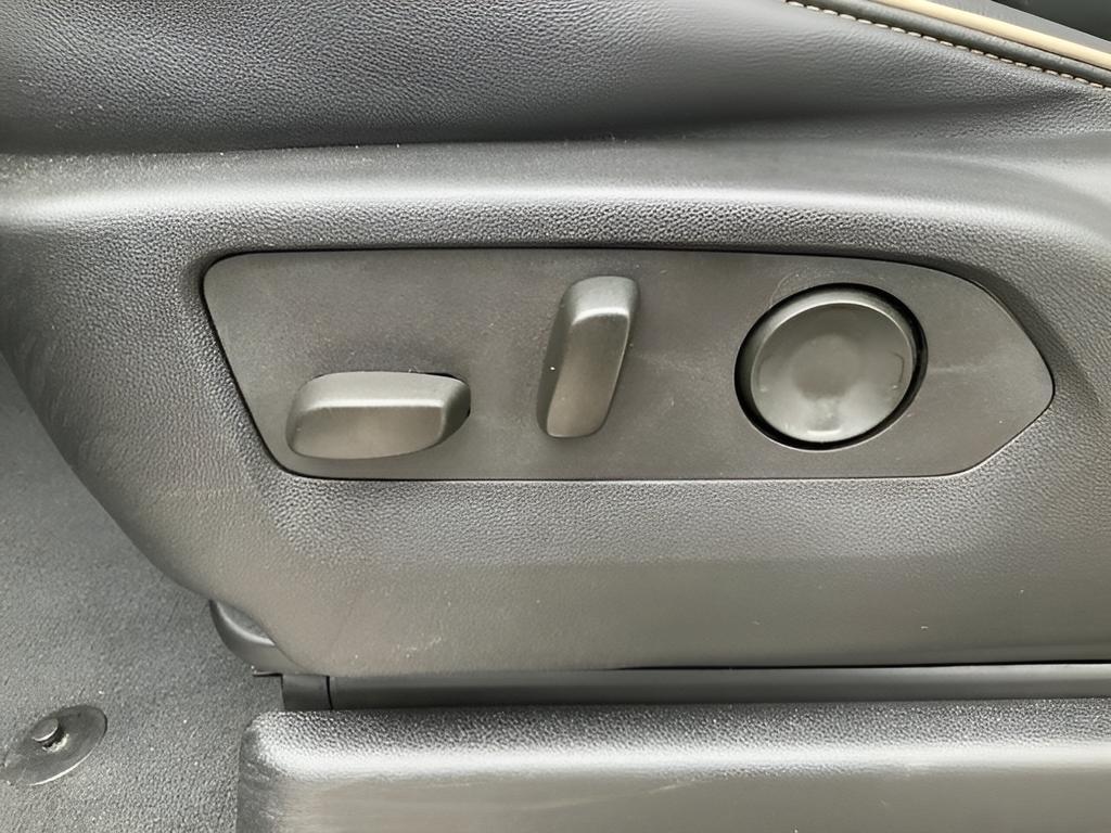 used 2024 GMC Yukon car, priced at $53,681