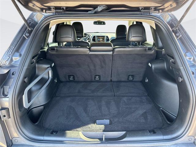 used 2018 Jeep Cherokee car, priced at $13,228