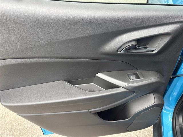 new 2025 Chevrolet Trax car, priced at $24,500
