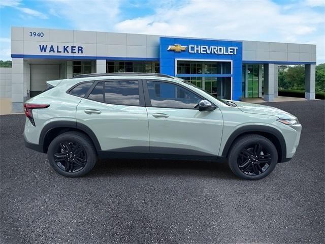 new 2025 Chevrolet Trax car, priced at $26,000