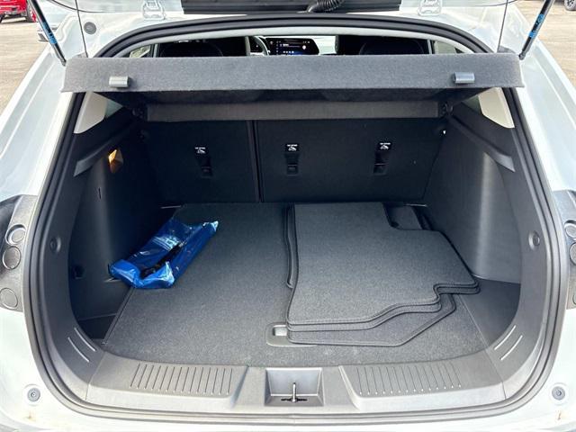 new 2025 Chevrolet Trax car, priced at $25,000