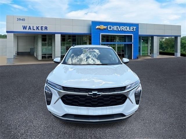 new 2025 Chevrolet Trax car, priced at $25,000