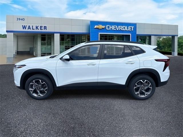 new 2025 Chevrolet Trax car, priced at $25,000
