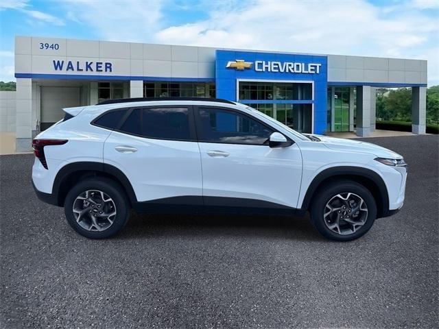 new 2025 Chevrolet Trax car, priced at $25,000