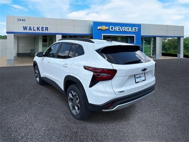 new 2025 Chevrolet Trax car, priced at $25,000
