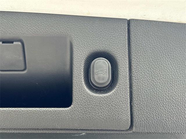 used 2020 GMC Yukon XL car, priced at $27,049