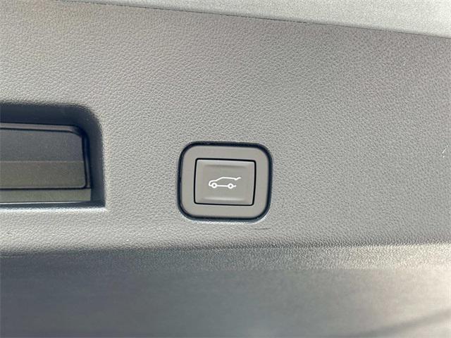 new 2025 Chevrolet Traverse car, priced at $46,000