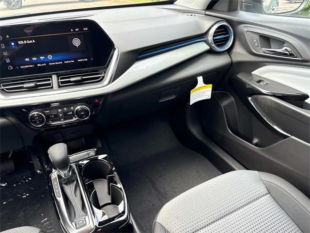 new 2025 Chevrolet Trax car, priced at $25,000