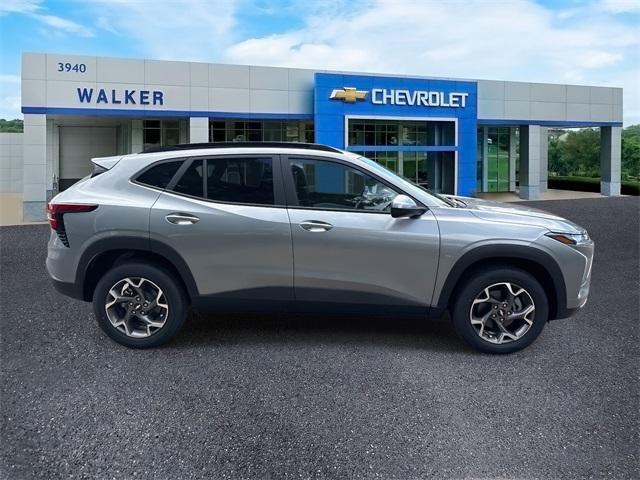new 2025 Chevrolet Trax car, priced at $25,000