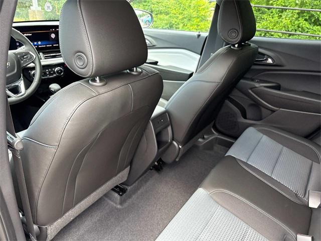 new 2025 Chevrolet Trax car, priced at $25,000