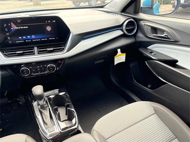 new 2025 Chevrolet Trax car, priced at $25,500