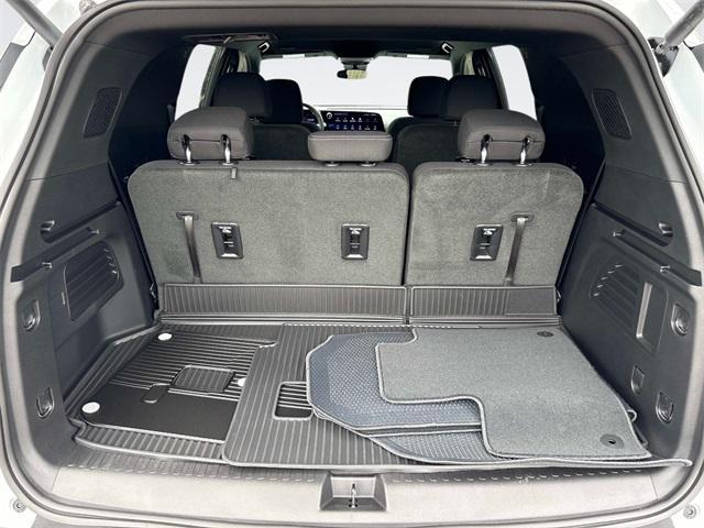 new 2026 Chevrolet Traverse car, priced at $41,205