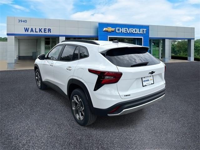 new 2025 Chevrolet Trax car, priced at $24,000