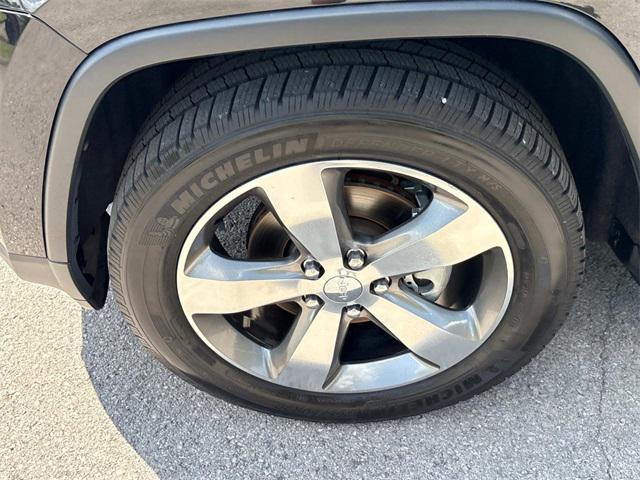 used 2015 Jeep Grand Cherokee car, priced at $15,823