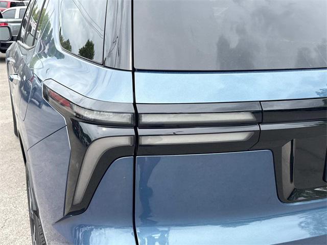 new 2025 Chevrolet Traverse car, priced at $55,645