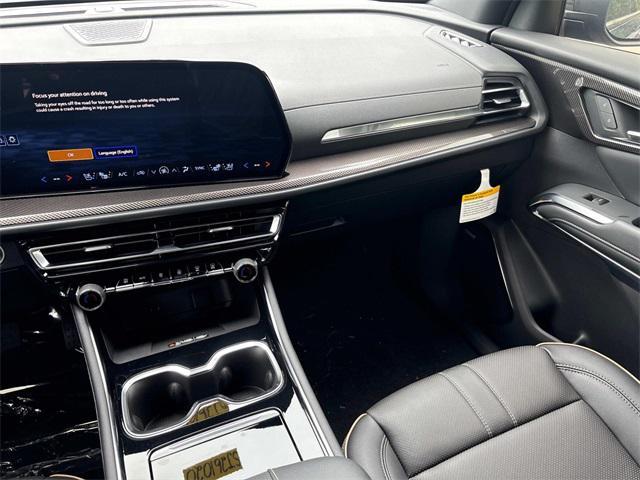 new 2025 Chevrolet Traverse car, priced at $55,645