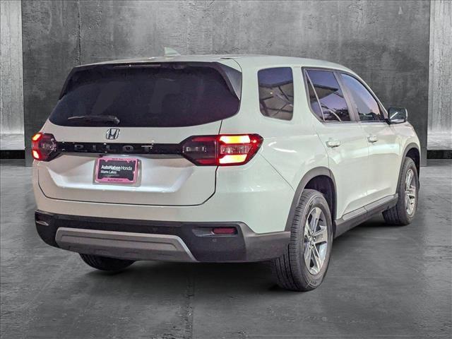 new 2025 Honda Pilot car, priced at $45,350