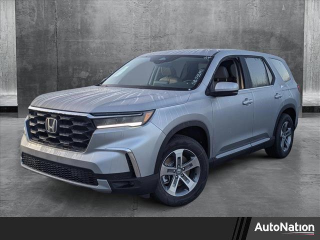 new 2025 Honda Pilot car, priced at $45,417