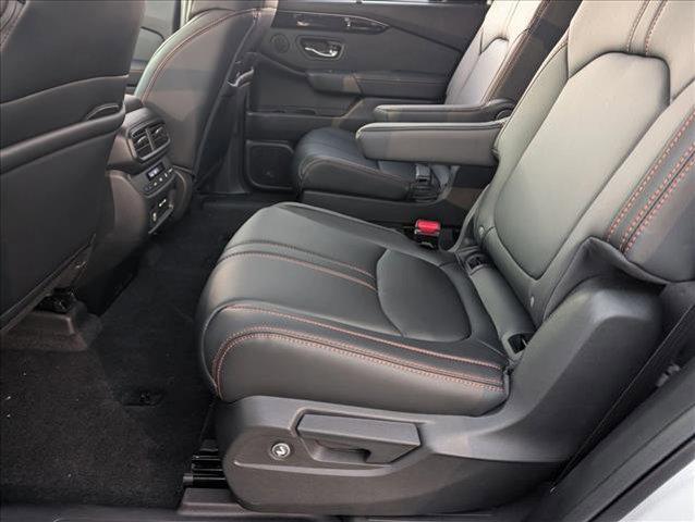 new 2025 Honda Pilot car, priced at $48,375