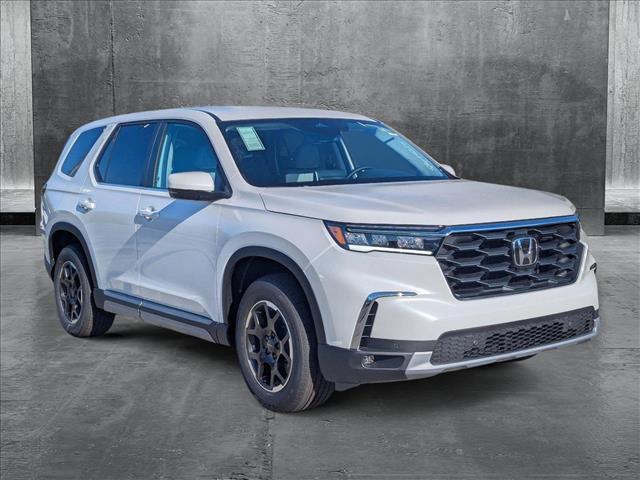 new 2025 Honda Pilot car, priced at $49,650