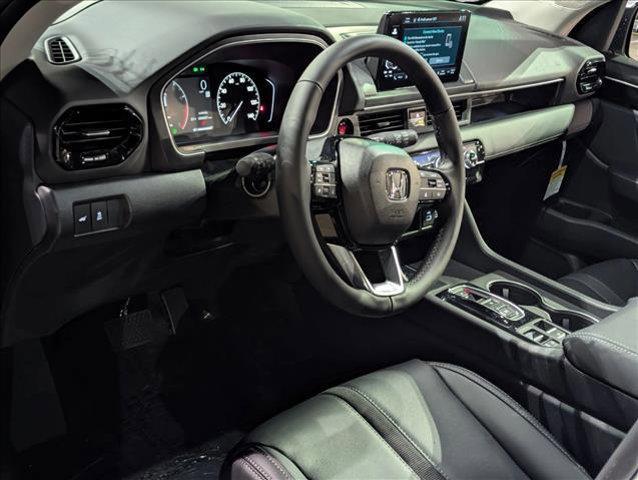 new 2025 Honda Pilot car, priced at $43,827