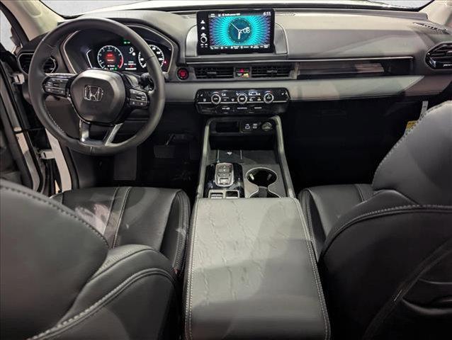 new 2025 Honda Pilot car, priced at $43,827