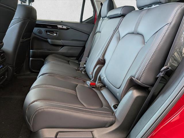 new 2025 Honda Pilot car, priced at $47,337