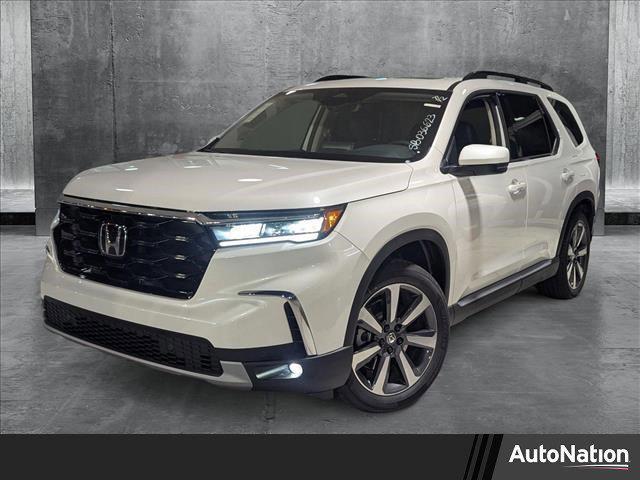 new 2025 Honda Pilot car, priced at $48,700