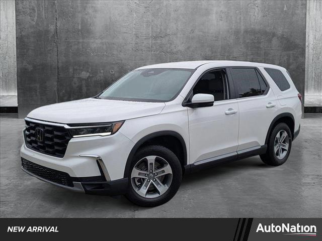 used 2025 Honda Pilot car, priced at $41,998