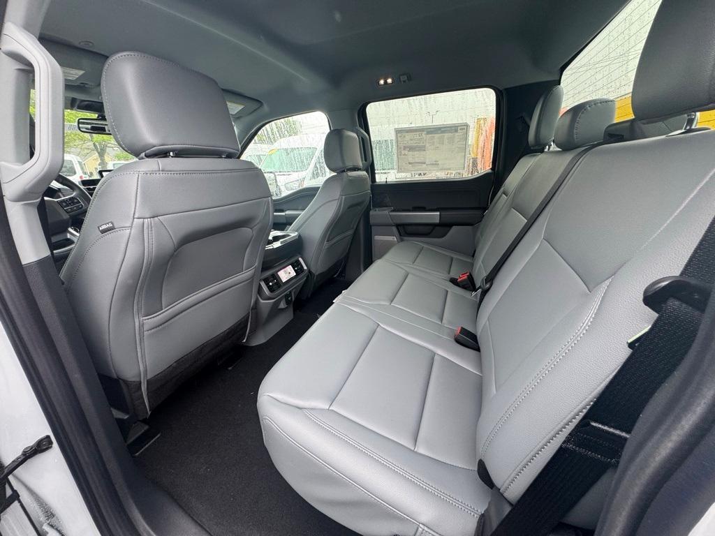 new 2025 Ford F-150 Lightning car