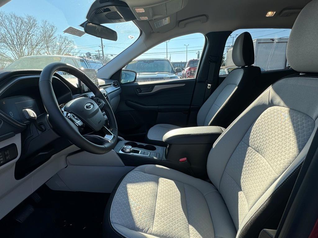 new 2025 Ford Escape car, priced at $32,040