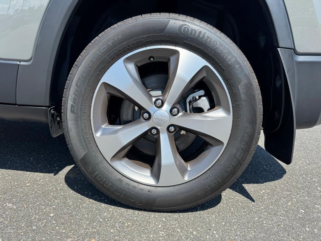 used 2022 Jeep Cherokee car, priced at $28,700