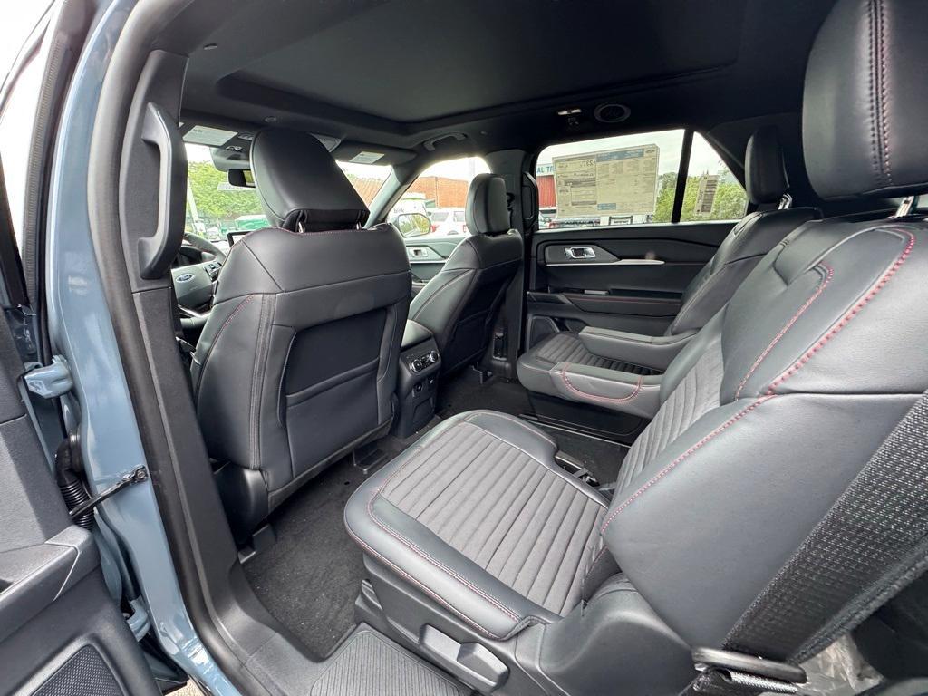 new 2025 Ford Explorer car, priced at $51,265