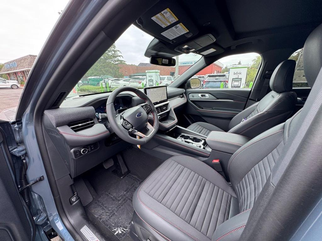 new 2025 Ford Explorer car, priced at $51,265
