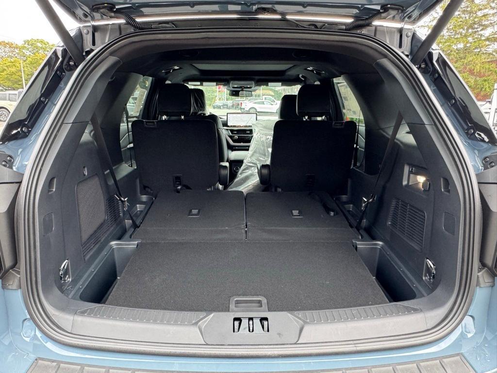 new 2025 Ford Explorer car, priced at $51,265