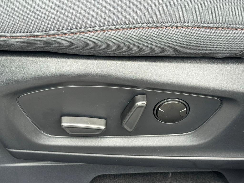 new 2025 Ford Explorer car, priced at $51,165