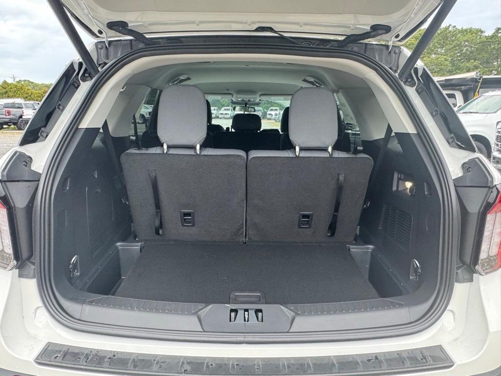 new 2025 Ford Explorer car, priced at $51,165