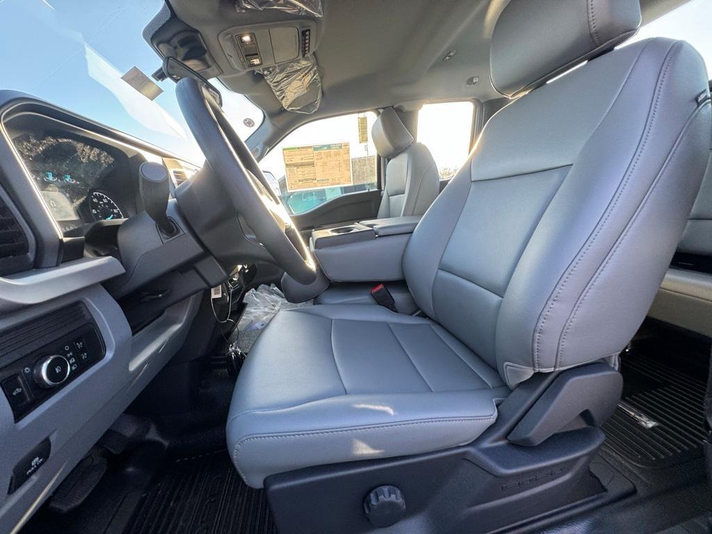 new 2025 Ford F-250 car