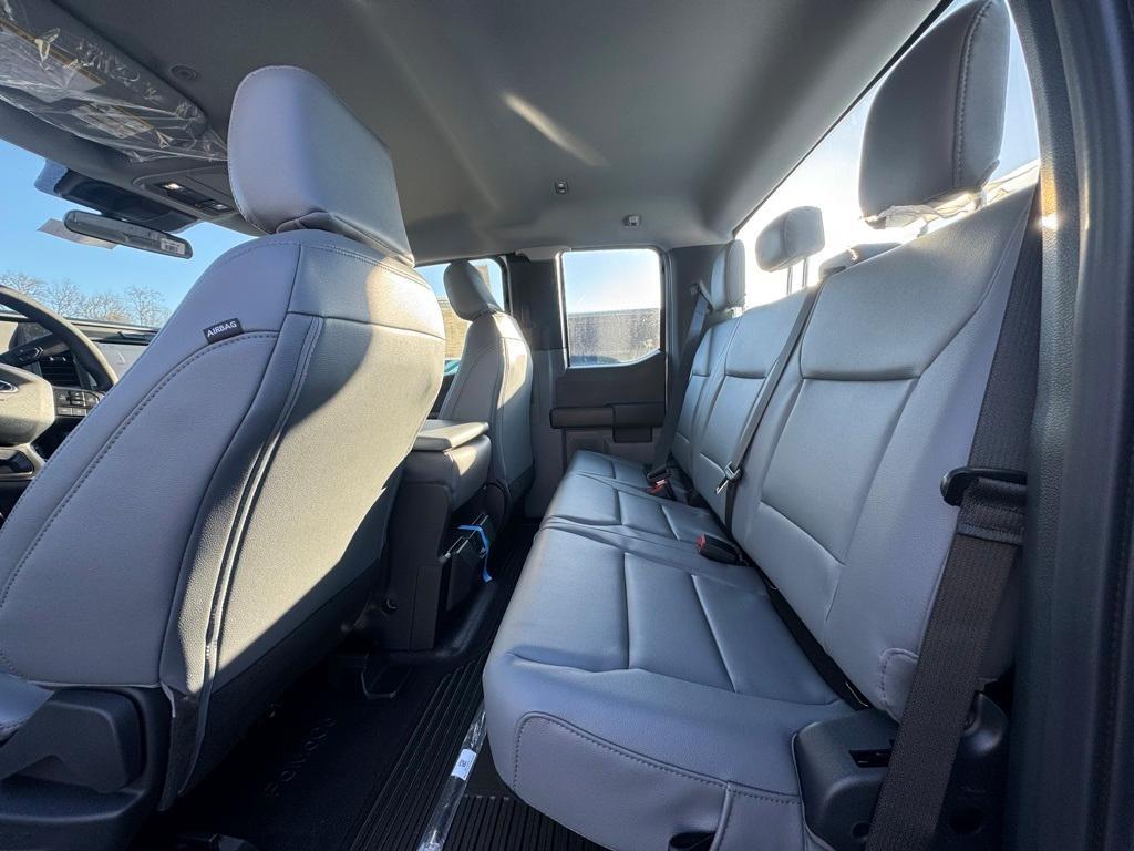 new 2025 Ford F-250 car